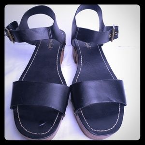 American Eagle Women's Sandal.